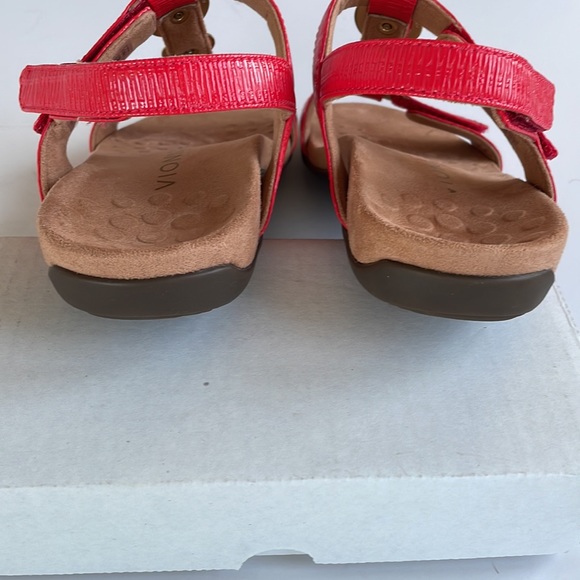 NWT Vionic Farra ll WVN Cherry Size 6 M - Picture 10 of 16